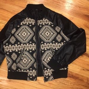 Detailed leather bomber jacket
